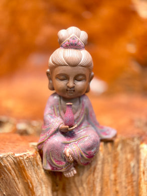 Sitting Guanyin - Edge