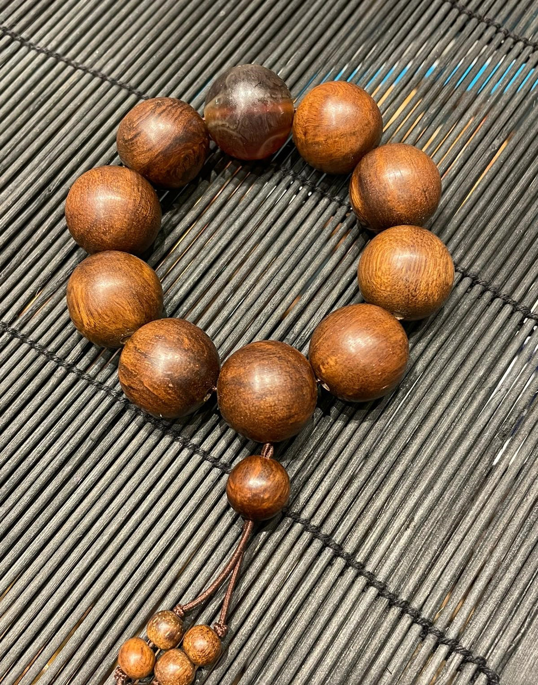 Rosewood bead bracelet with Amber